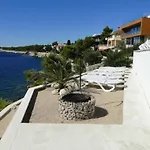 Perla 3 Mit Blick Auf Wasser By Interhome *