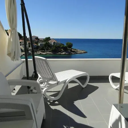 Perla 3 Mit Blick Auf Wasser By Interhome Daire