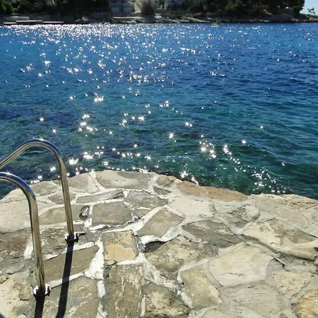 Perla 3 Mit Blick Auf Wasser By Interhome